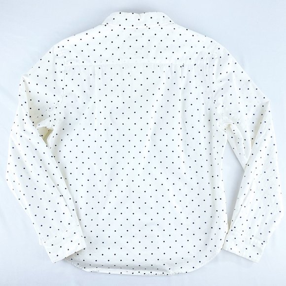 Re:named woman's long sleeve button down. - Picture 3 of 3